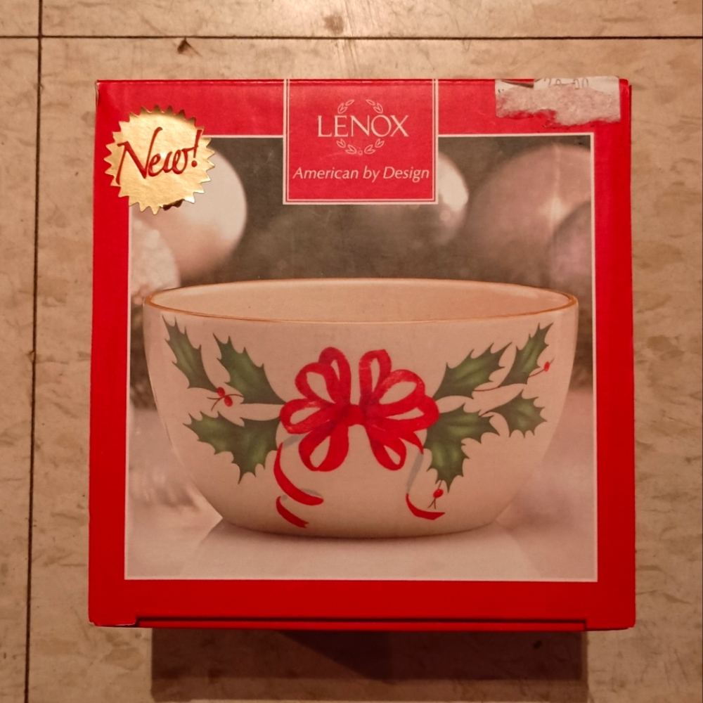 NEW Lenox Cream, Red, & Green Holiday Christmas Decor Bowl In Box